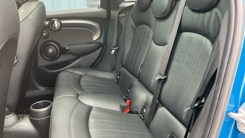 MINI Hatchback 1.5 Cooper Exclusive Premium Plus 5dr Auto Petrol Hatchback